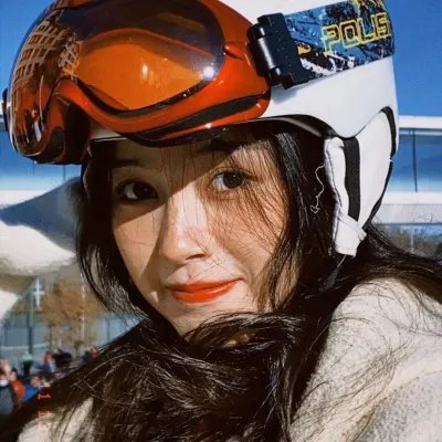 血染雪山红